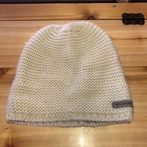 Women’s Columbia knit beanie